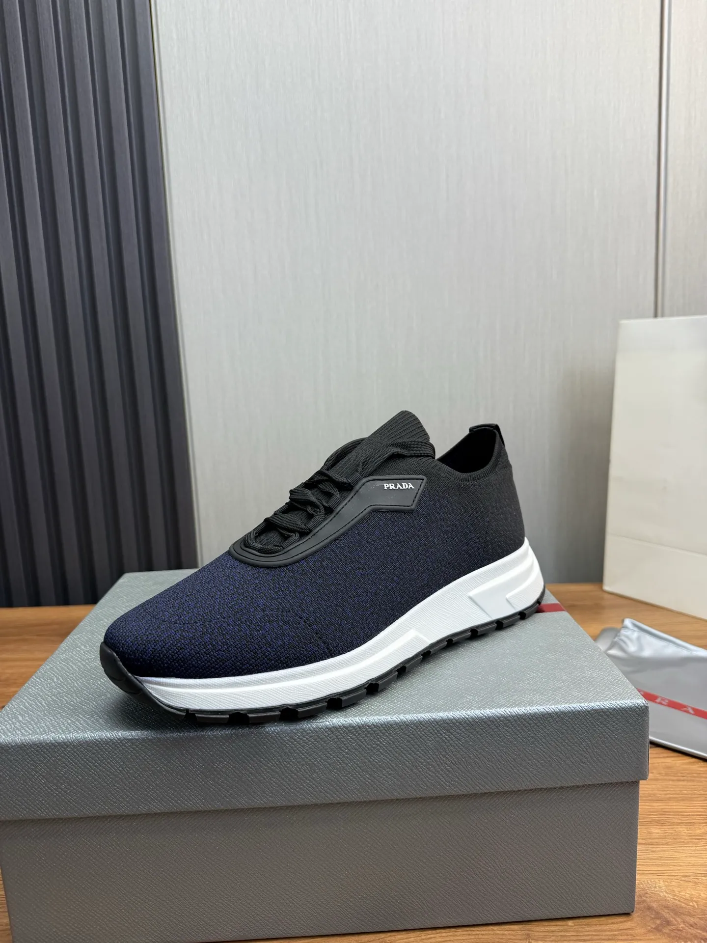 Men's shoes 💰500💰 [PRADA] Men's shoes are popular in the counter, official website is synchronized, 1 high-quality shipment ✔️Original fly-woven cowhide + cowhide lining, original original bottom, 38-45 (45 customized, non-refundable)